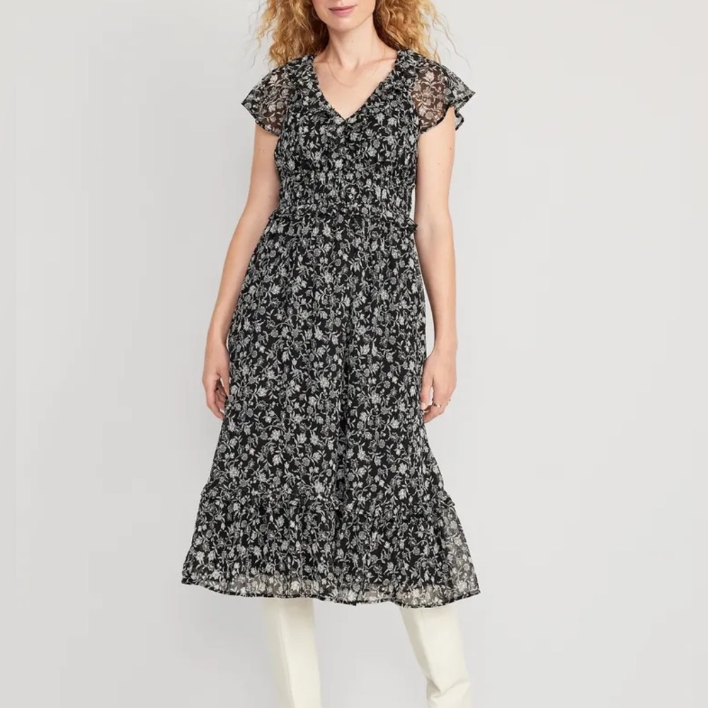 NWT Floral midi dress with flutter sleeves